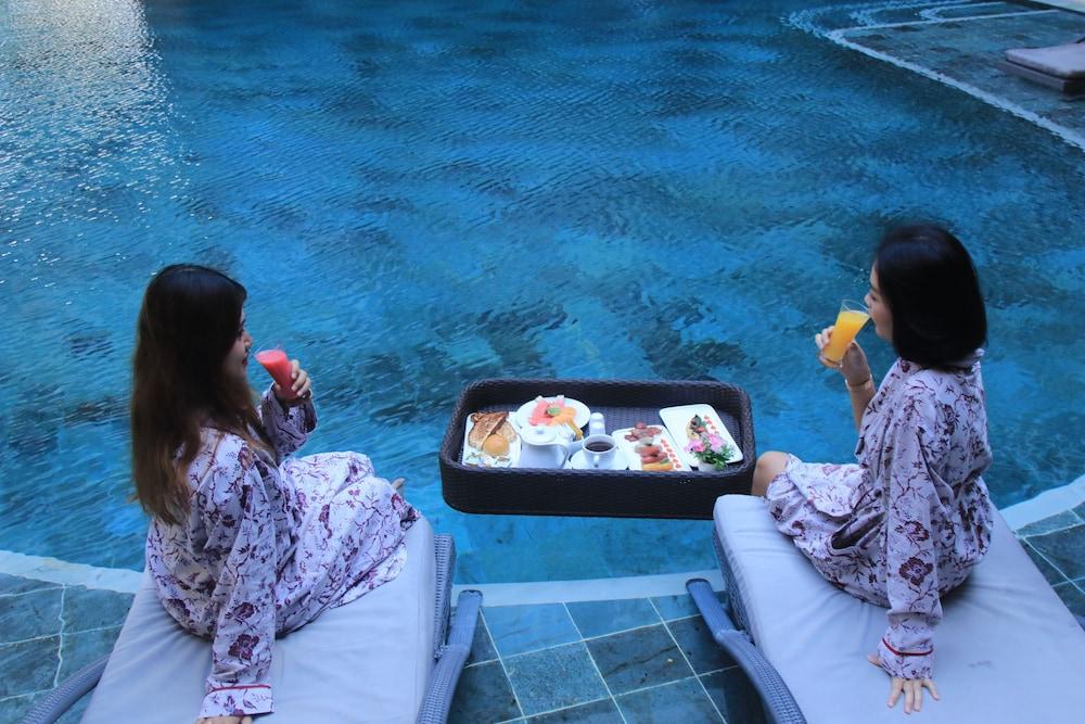 เดอะ คริสตัล ลักชัวรี เบย์ รีสอร์ต นูซา ดูอา - บาหลี Hotel นูซาดูอา ภายนอก รูปภาพ