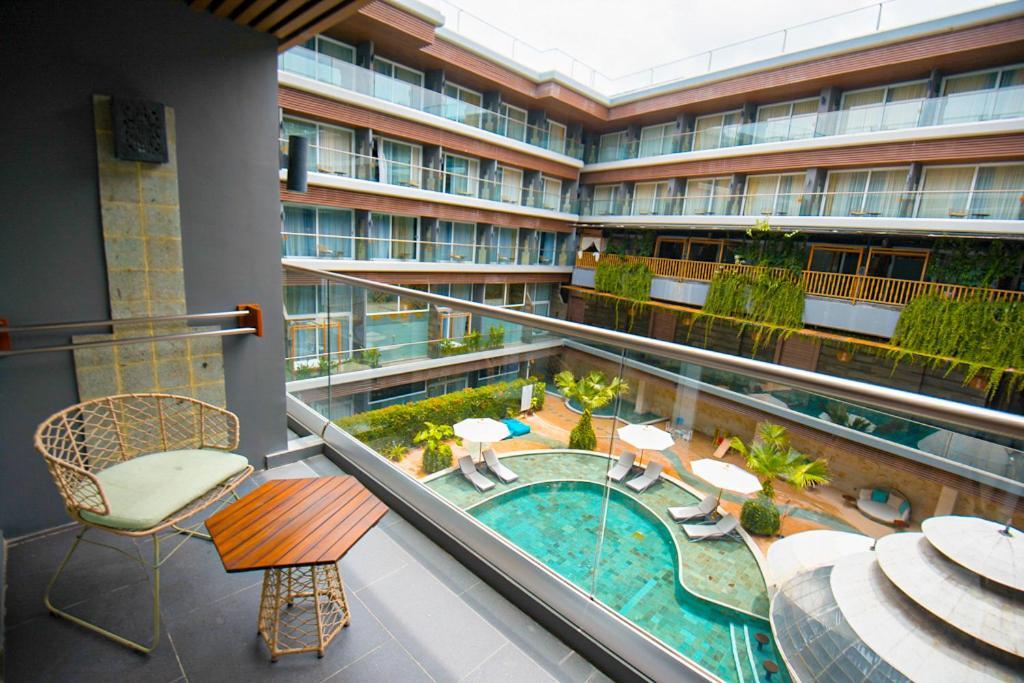 เดอะ คริสตัล ลักชัวรี เบย์ รีสอร์ต นูซา ดูอา - บาหลี Hotel นูซาดูอา ภายนอก รูปภาพ